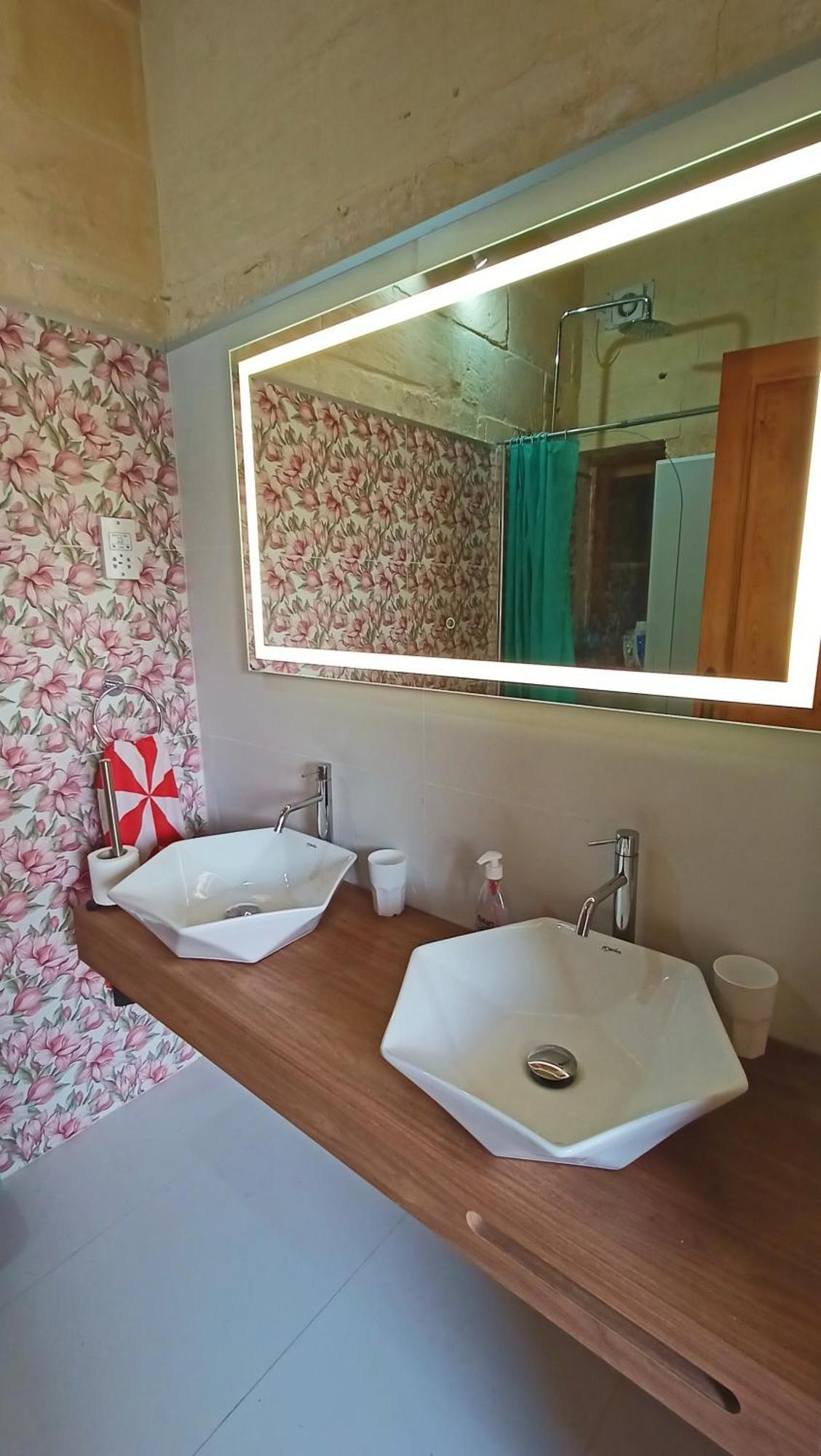 Arthome - Guest Rooms Għarb 外观 照片